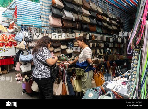 Hong Kong , December 2023 - ladies market Stock Photo - Alamy