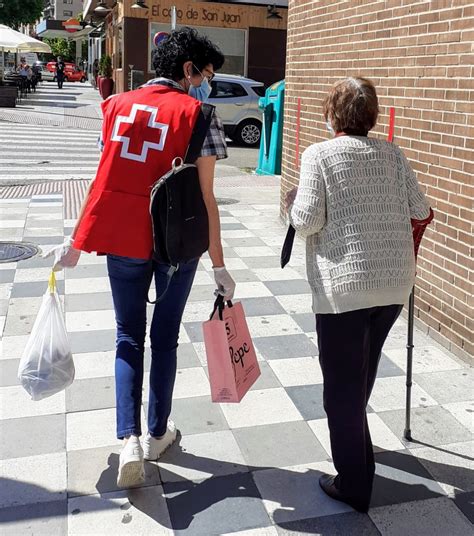 Cruz Roja Cuenca pone en marcha un servicio de acompañamiento en paseos