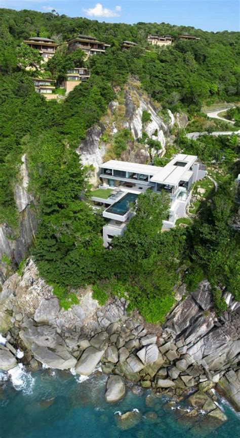 10 Fearsome Cliff-side Houses With Amazing Views