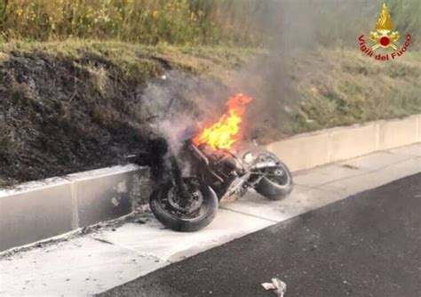 Tragedia A Guiglia Moto Contro Auto Muore Centauro Enne