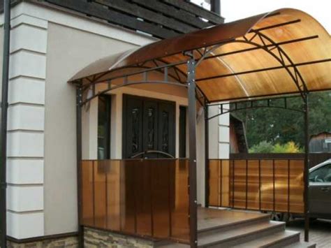 Красивые козырьки над входом в дом фото – дизайн навеса над крыльцом и ...