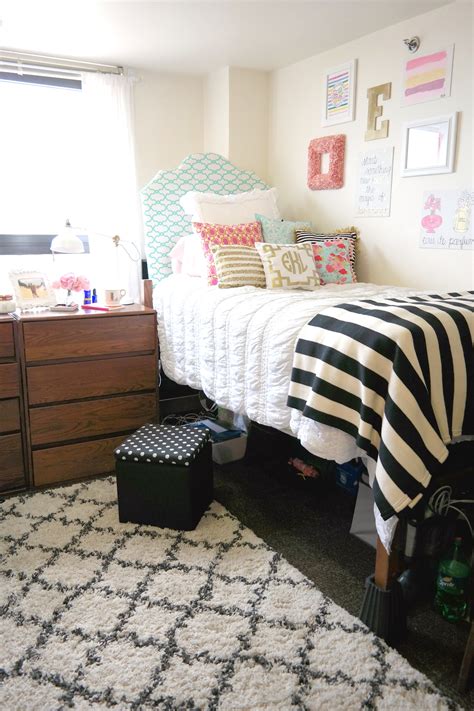 A Dozen Tips For A Super Organized Dorm Room Cute Dorm Rooms Girls