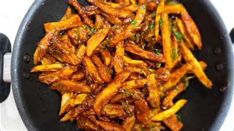 Crispy Chilli Potato Recipe अब घर पर रेस्टोरेंट स्टाइल से बनाएं क्रिस्पी और टेस्टी चिली पोटैटो