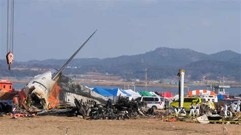 2 survivors recovering as South Korean officials probe Jeju Air plane