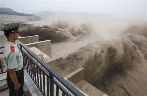 The Banqiao Dam Disaster's Fatal Engineering Flaws