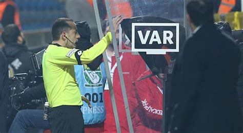 Türk hakemler UEFA VAR kursuna katılıyor Futbol Spor Haberleri