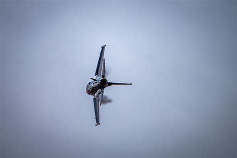 DVIDS - Images - The F-16 Viper Demonstration Team performs at the F-16 ...