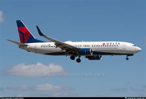 N3757D Delta Air Lines Boeing 737 832 WL Photo By Laszlo Fekete ID