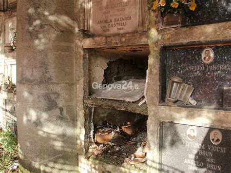 Cimitero Della Castagna Horror Tra Crolli Bare A Vista Casse