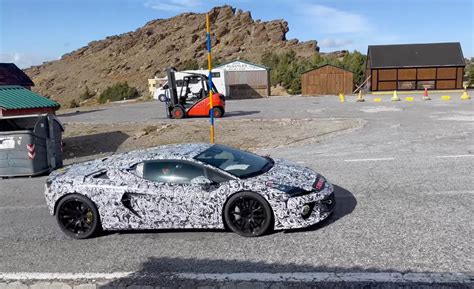 La nuova Lamborghini Huracan sarà ibrida ecco come suona VIDEO