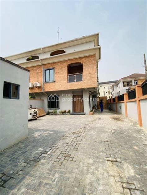 For Rent A Room And Parlor Self Contain Onikoyi Ikoyi Lagos