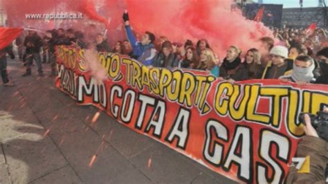 Tg La Video Stabilit A Torino Scontri Al Corteo