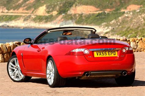 Jaguar XK Convertible images (12 of 22)