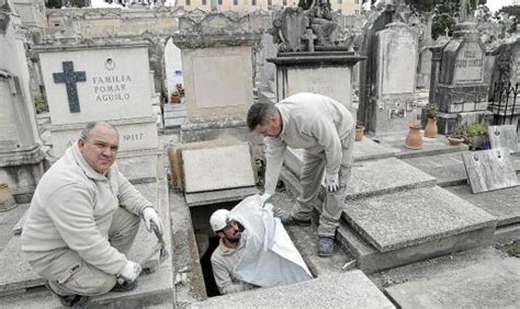 Las exhumaciones en el cementerio casi se han multiplicado por 10 este año