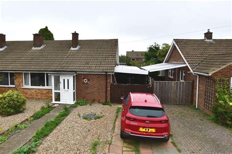 3 Bed Semi Detached Bungalow For Sale In Montfort Road Walderslade