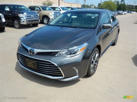 Magnetic Gray Metallic Toyota Avalon Xle Photo