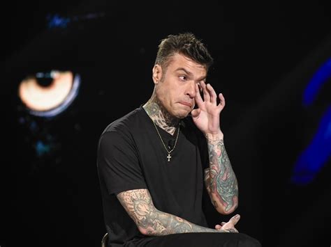 Fedez Ricoverato Di Nuovo In Ospedale Per Un Emorragia Interna