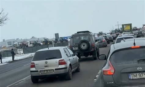 Protest cu zeci de tractoare camioane și autoturisme la Timișoara