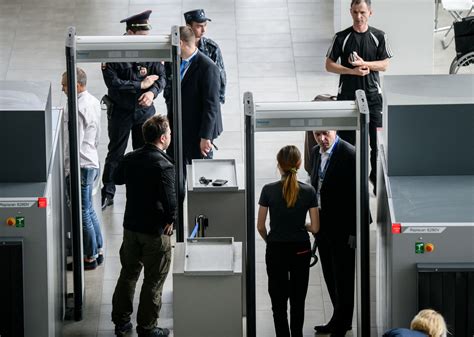 Vis O Tabuleiros Do Controlo De Seguran A Dos Aeroportos T M Mais