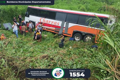 Bdepartamentales On Twitter Bus Cae A Hondonada Un Bus De Los