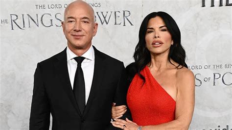 Who Is Jeff Bezos Fiancee The Award Winning Journalist Lauren Sanchez