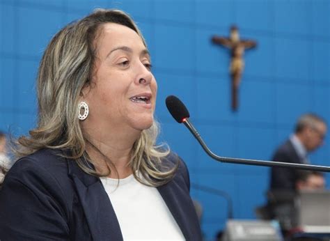 Lia Nogueira Estreia Projeto Em Defesa Da Mulher Douranews