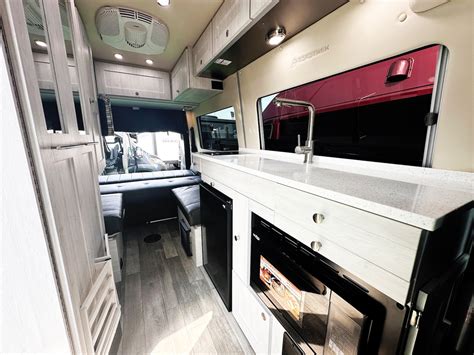 SS Agile Class B Motorhome Roadtrek