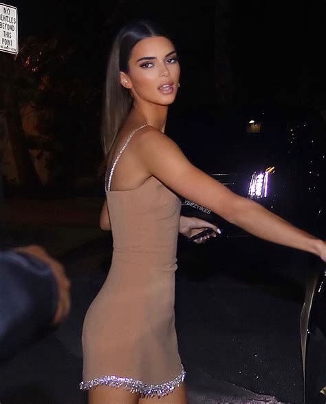 Kendall Jenner Iconic Dress Aesthetic In 2024 Jenner Outfits Kendall