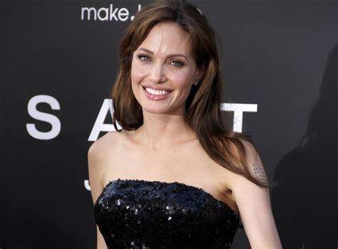 Angelina Jolie Fala Pela Primeira Vez Sobre O Div Rcio