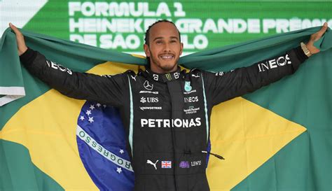 Foto Start Dari Posisi Lewis Hamilton Tikung Verstappen Dan