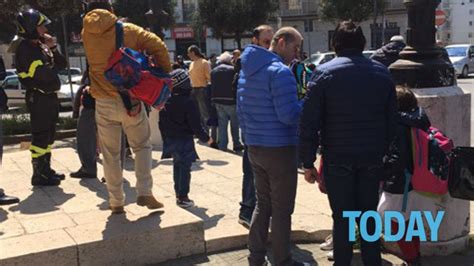 Ostuni Crolla Il Soffitto Di Una Scuola Elementare