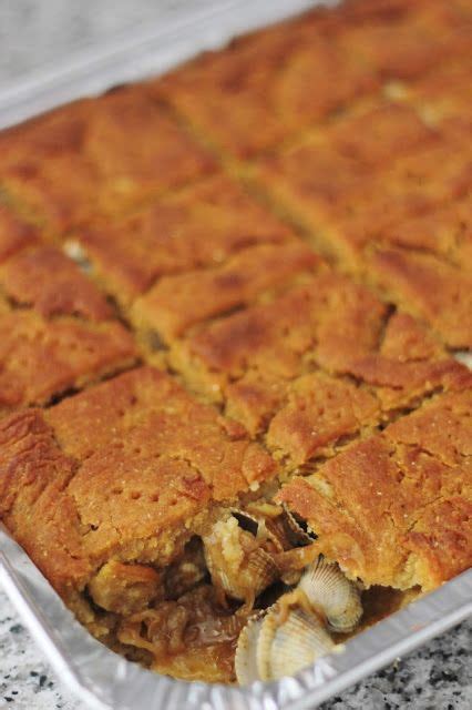 Un Cachi O Doce Empanada De Millo Con Berberechos Empanadas