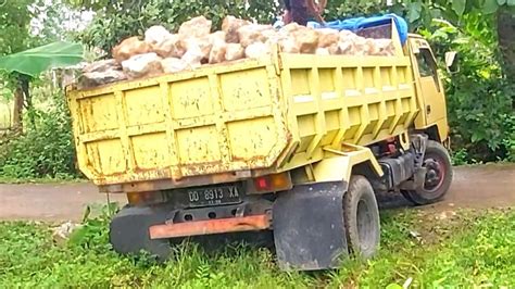 Dump Truk RAGASA Muat Batu Gunung Nyaris AMBLAS Saat Mundur Jomplang