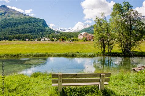 Foto Stock Sils Segl Baselgia Inn Fluss Oberengadin Val Fex