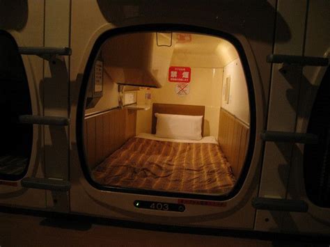 Sleeping In A Capsule Hotel In Tokyo Au Ergew Hnliche Hotels Hotels