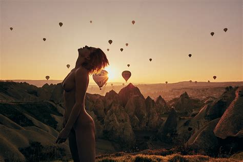 Model Marisa Papen Courts Controversy Again With Nude Photo Shoot In