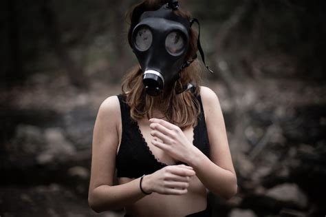 Premium Photo Woman Wearing Gas Mask