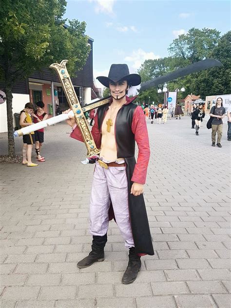 Rockalin Art! — Mihawk cosplay by @rockalin