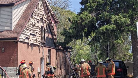 Multiple-alarm fire in 2 Hamilton Mountain homes causes $600K in damage