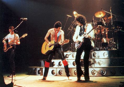 Queen On Tour Crazy Tour Queenconcerts