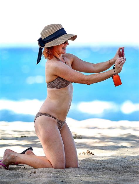 Alyson Hannigan Bikini Pics At A Beach In Hawaii November 2014