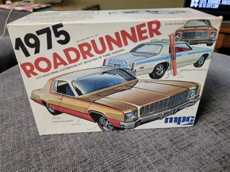 RARE ORIGINAL ISSUE MPC 1975 Plymouth Roadrunner Model Kit Unbuilt 1