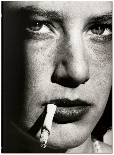 Fotograf Helmut Newton Ein Buch für professionelle Voyeure