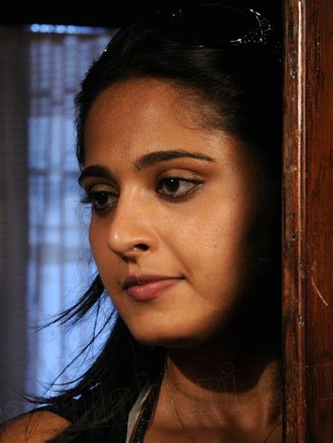 Anushka Hot Expression Pics Anushka Hot Navel Anushka In Souryam