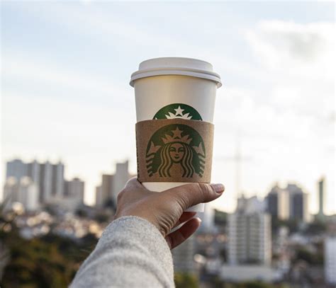 Starbucks inaugura primeira loja no Paraná e provoca filas de curiosos