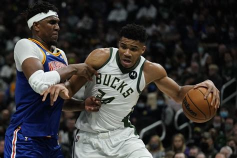 Antetokounmpo Has Triple Double Bucks Rip Warriors 118 99 967fm 1670am The Zone Wozn