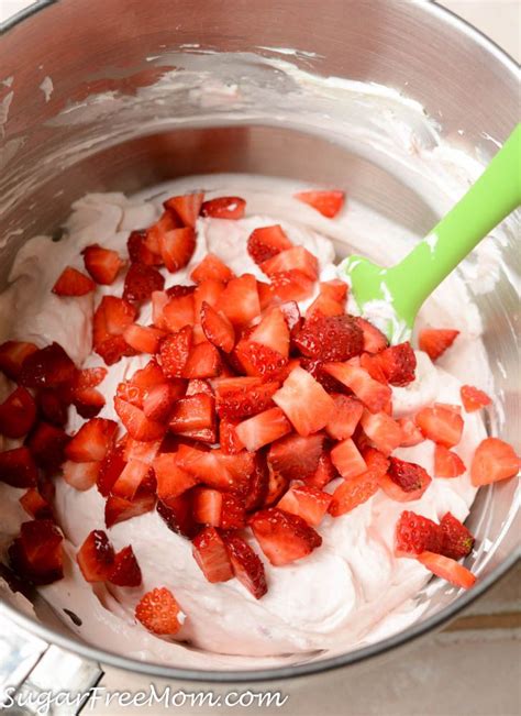 Sugar Free Keto Low Carb Strawberry Cheesecake Dip Low Carb