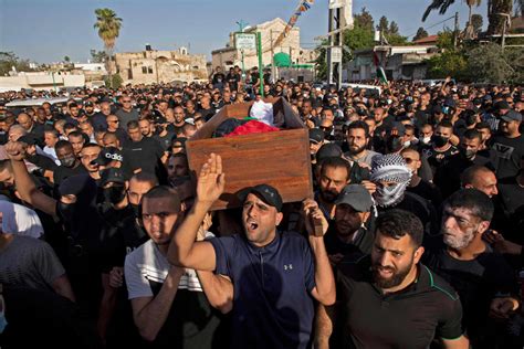 Death Toll Rises as Israel-Hamas Fighting Intensifies - WSJ