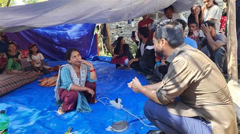 बझाङ पुगेका रवि लामिछाने भन्छन् यहाँ तत्काल उद्धार र राहत सामग्रीको