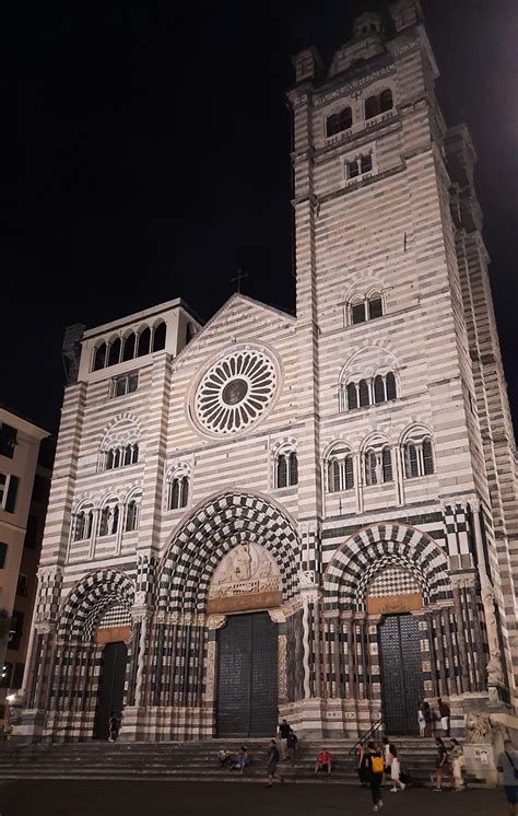 Piano Caruggi La Cattedrale Di San Lorenzo Ha Una Nuova Illuminazione